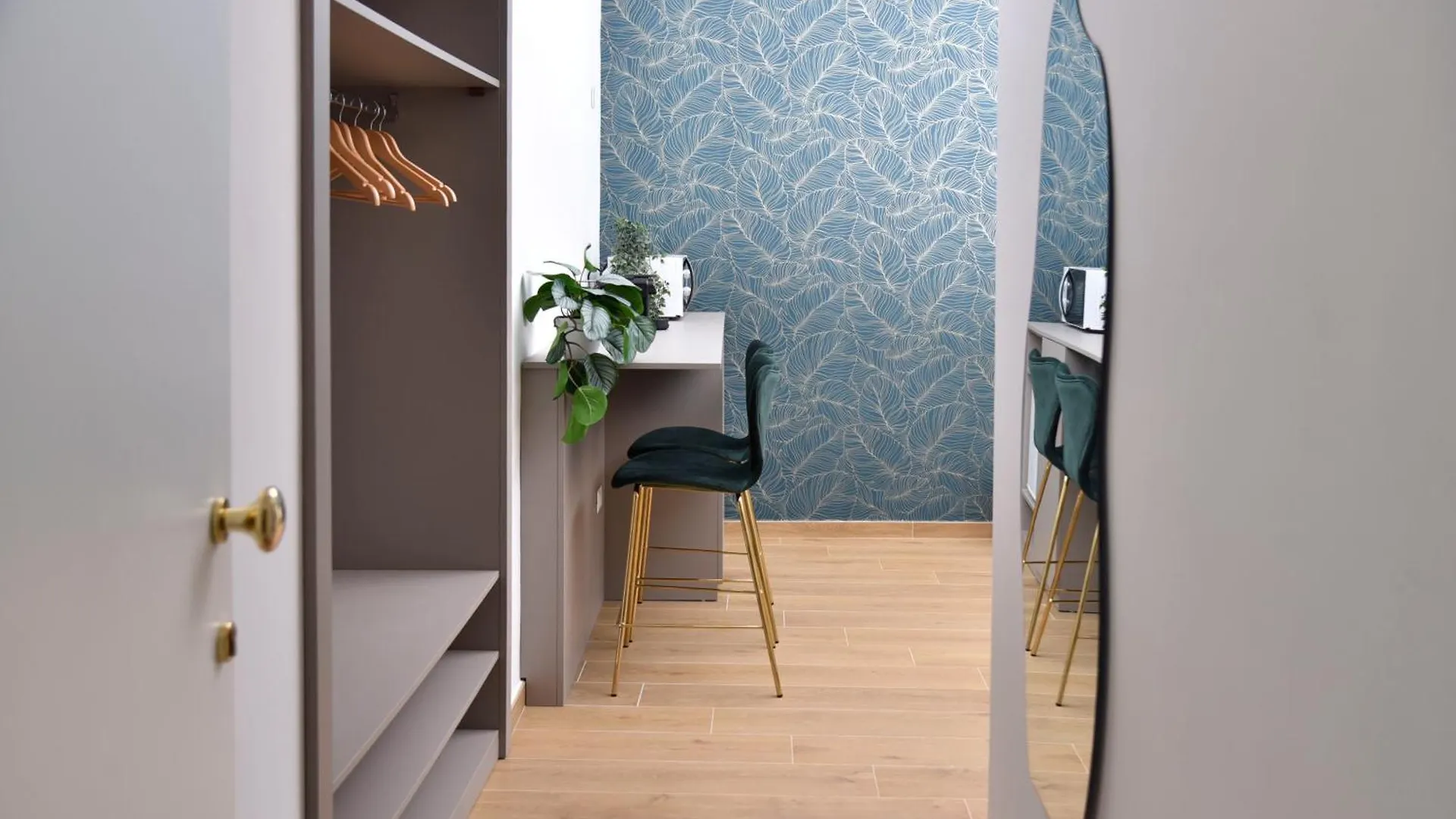 Rivieras House - Central Suites Naples 0*,