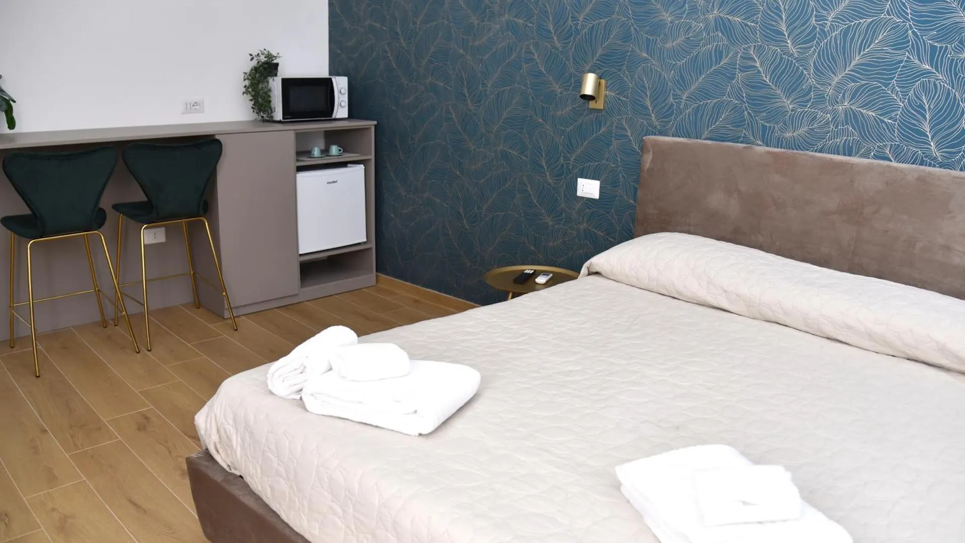 Rivieras House - Central Suites Naples Guest house