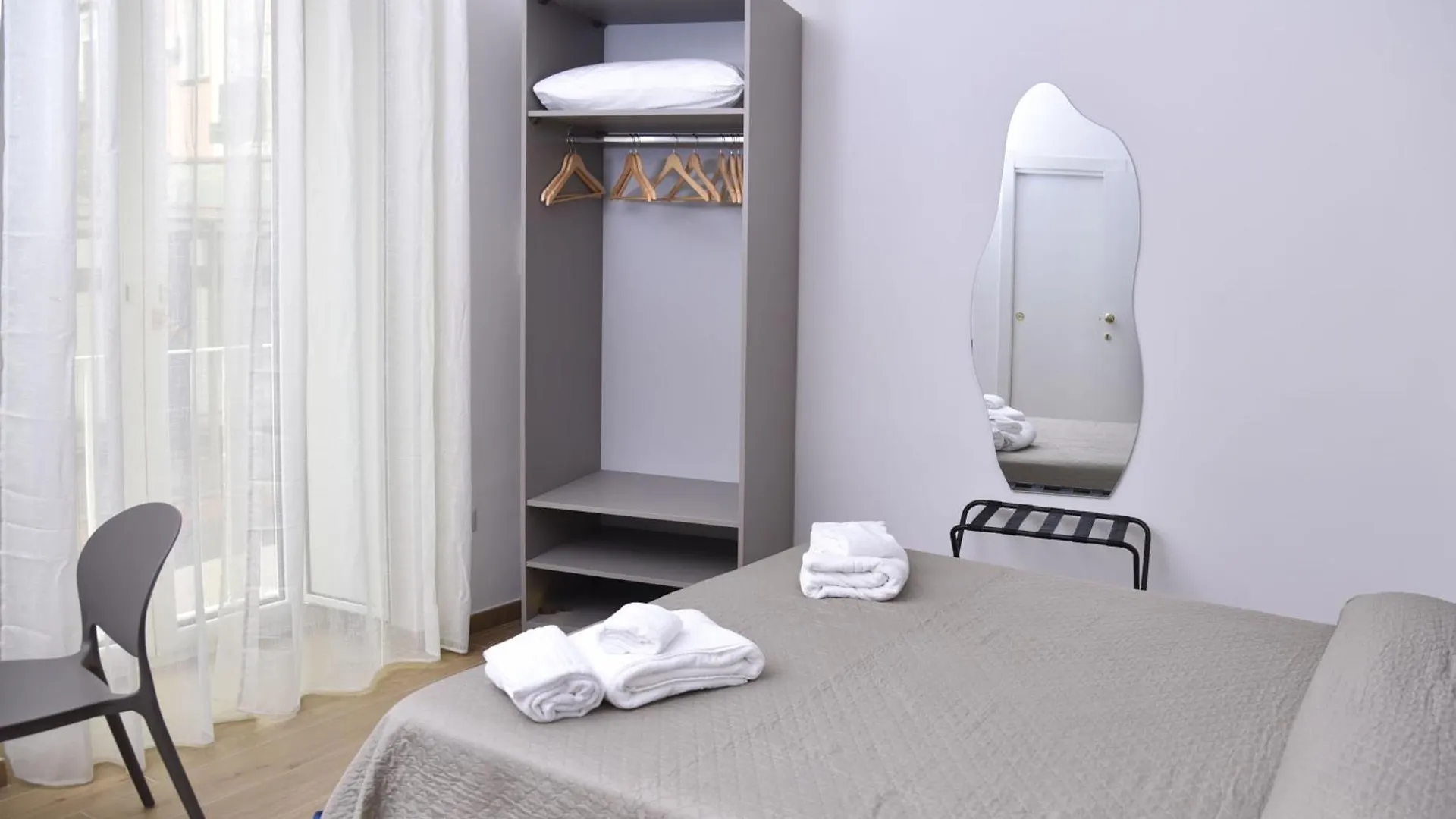 Rivieras House - Central Suites Naples Guest house